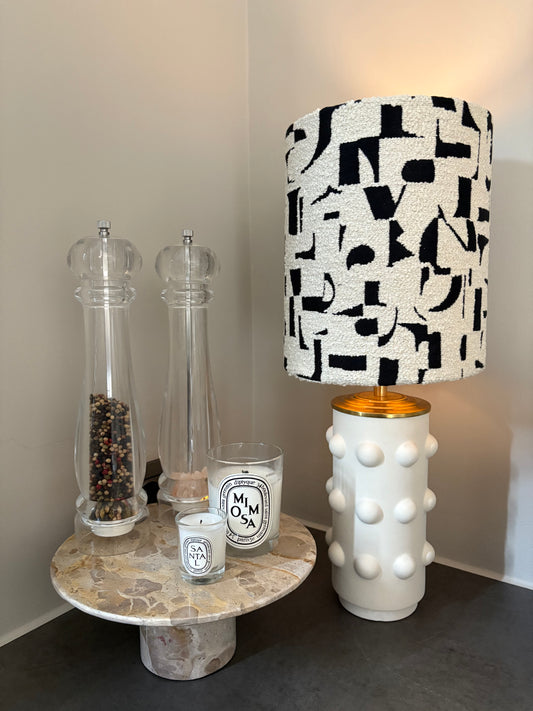 Lamp wit met bolletjes en bouclé kap