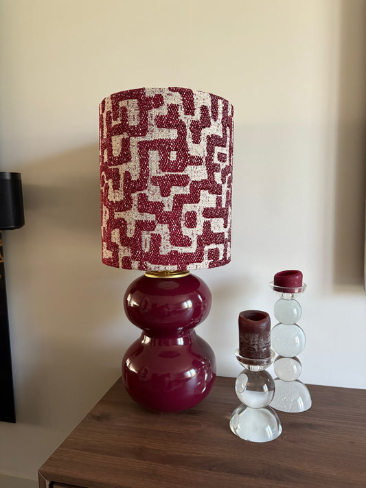 Lamp dubbel bordeaux met bouclé kap
