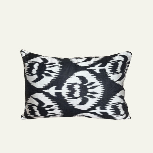 Zijde Kussen Labyrint x Zwart-Wit Ikat