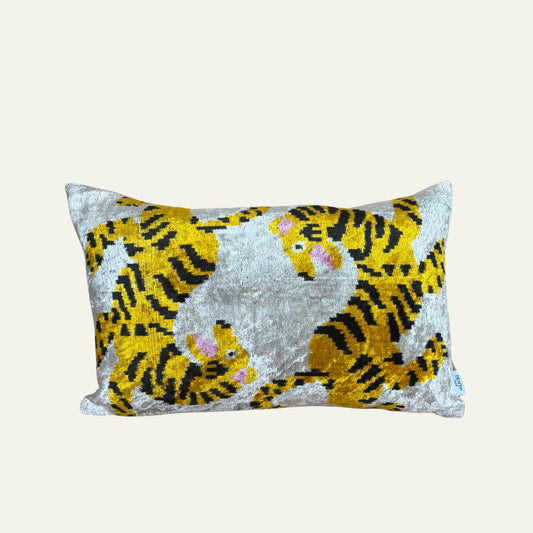 Zijde Kussen Tijgerprint x Zwart-Wit Zigzag Ikat
