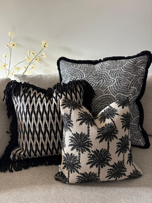 Noir Maze – handgemaakte kussenhoes